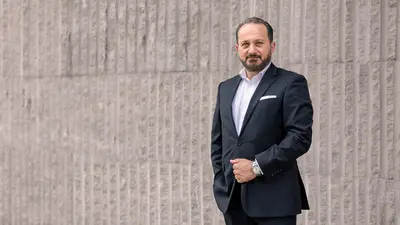 Porträtt av Manhal Anis