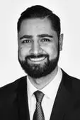 Porträtt av Reza Hatemi