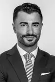 Porträtt av Arash Ghaznavi