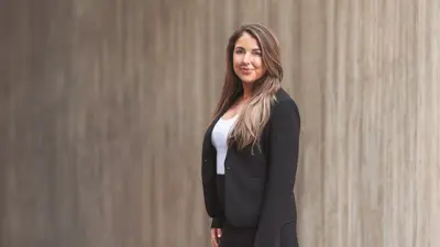 Porträtt av Adelina Shamoun