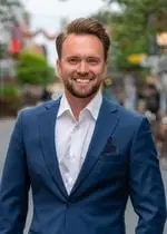 Porträtt av Dennis Rönnemark