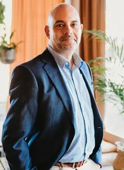 Porträtt av Patric Leo