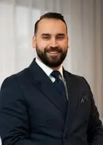 Porträtt av Kenan Cetin