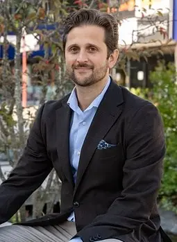 Porträtt av Dennis Stenström